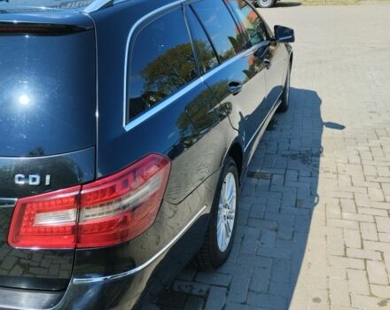 Черный Мерседес Е-Класс, объемом двигателя 2.1 л и пробегом 359 тыс. км за 9000 $, фото 8 на Automoto.ua