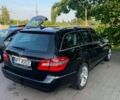 Черный Мерседес Е-Класс, объемом двигателя 2.2 л и пробегом 250 тыс. км за 6000 $, фото 4 на Automoto.ua