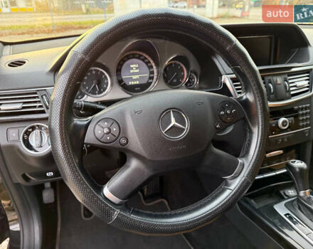 Мерседес Е-Клас 2010 у Коломые на Automoto.ua Чорний Мерседес Е-Клас, об'ємом двигуна 2.14 л та пробігом 374 тис. км за 10999 $, фото 35 на Automoto.ua