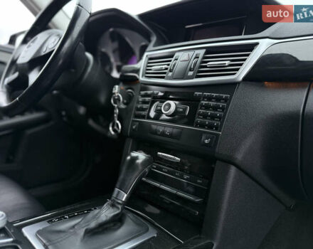 Черный Мерседес Е-Класс, объемом двигателя 2.2 л и пробегом 282 тыс. км за 12900 $, фото 32 на Automoto.ua