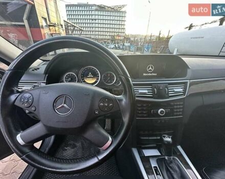 Чорний Мерседес Е-Клас, об'ємом двигуна 2.1 л та пробігом 293 тис. км за 13750 $, фото 6 на Automoto.ua