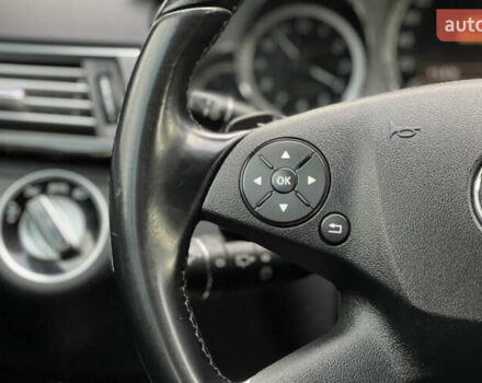 Мерседес Е-Класс 2011 в Львове на Automoto.ua Черный Мерседес Е-Класс, объемом двигателя 2.2 л и пробегом 339 тыс. км за 13250 $, фото 12 на Automoto.ua