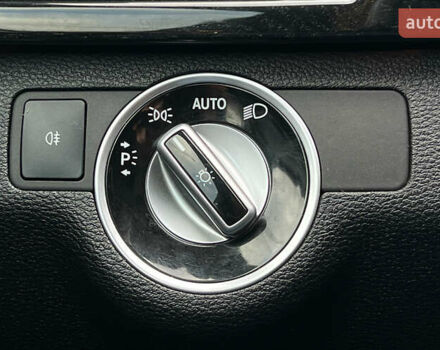 Мерседес Е-Класс 2011 в Львове на Automoto.ua Черный Мерседес Е-Класс, объемом двигателя 2.2 л и пробегом 339 тыс. км за 13250 $, фото 19 на Automoto.ua