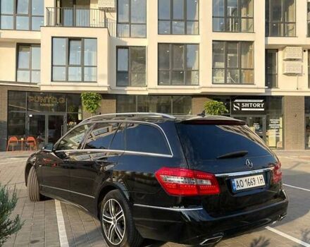 Черный Мерседес Е-Класс, объемом двигателя 2.14 л и пробегом 304 тыс. км за 11000 $, фото 2 на Automoto.ua