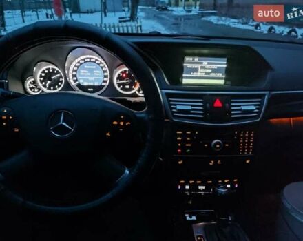 Черный Мерседес Е-Класс, объемом двигателя 2.2 л и пробегом 260 тыс. км за 13150 $, фото 44 на Automoto.ua