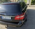 Черный Мерседес Е-Класс, объемом двигателя 2.14 л и пробегом 252 тыс. км за 13000 $, фото 2 на Automoto.ua