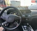 Черный Мерседес Е-Класс, объемом двигателя 2.1 л и пробегом 295 тыс. км за 11700 $, фото 6 на Automoto.ua