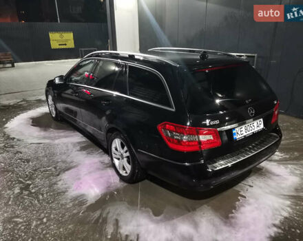 Черный Мерседес Е-Класс, объемом двигателя 2.14 л и пробегом 385 тыс. км за 11000 $, фото 4 на Automoto.ua