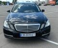 Черный Мерседес Е-Класс, объемом двигателя 2.14 л и пробегом 500 тыс. км за 8000 $, фото 1 на Automoto.ua