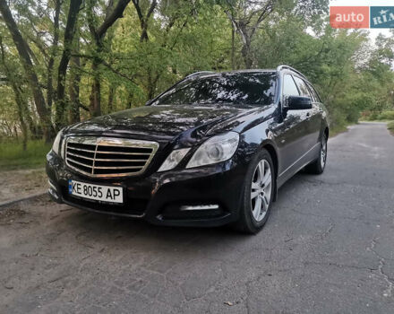 Черный Мерседес Е-Класс, объемом двигателя 2.14 л и пробегом 385 тыс. км за 11000 $, фото 1 на Automoto.ua