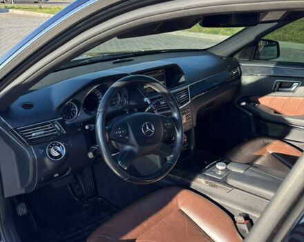 Черный Мерседес Е-Класс, объемом двигателя 2.14 л и пробегом 293 тыс. км за 14900 $, фото 9 на Automoto.ua