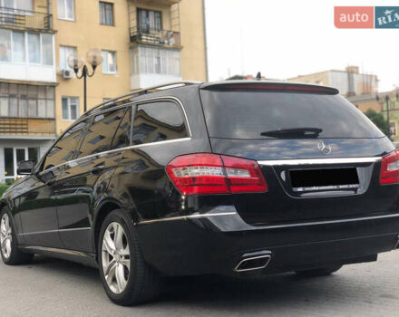 Черный Мерседес Е-Класс, объемом двигателя 2.14 л и пробегом 270 тыс. км за 13999 $, фото 8 на Automoto.ua