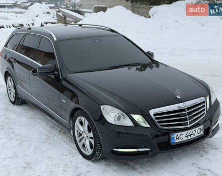 Чорний Мерседес Е-Клас, об'ємом двигуна 2.1 л та пробігом 335 тис. км за 13700 $, фото 19 на Automoto.ua