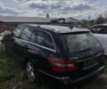 Черный Мерседес Е-Класс, объемом двигателя 2.1 л и пробегом 300 тыс. км за 4999 $, фото 3 на Automoto.ua