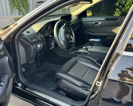 Чорний Мерседес Е-Клас, об'ємом двигуна 2.2 л та пробігом 308 тис. км за 13500 $, фото 6 на Automoto.ua