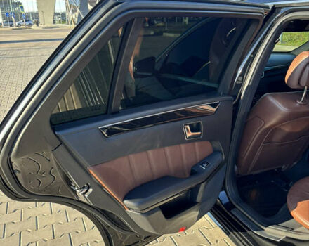 Черный Мерседес Е-Класс, объемом двигателя 2.14 л и пробегом 293 тыс. км за 14900 $, фото 10 на Automoto.ua