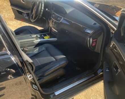 Чорний Мерседес Е-Клас, об'ємом двигуна 2.14 л та пробігом 405 тис. км за 10500 $, фото 2 на Automoto.ua