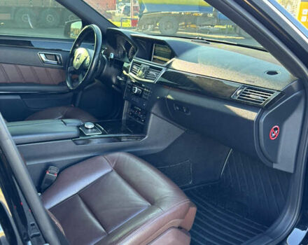 Черный Мерседес Е-Класс, объемом двигателя 2.14 л и пробегом 293 тыс. км за 14900 $, фото 16 на Automoto.ua