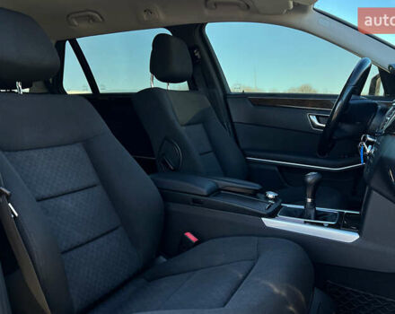 Чорний Мерседес Е-Клас, об'ємом двигуна 2.2 л та пробігом 260 тис. км за 11999 $, фото 17 на Automoto.ua