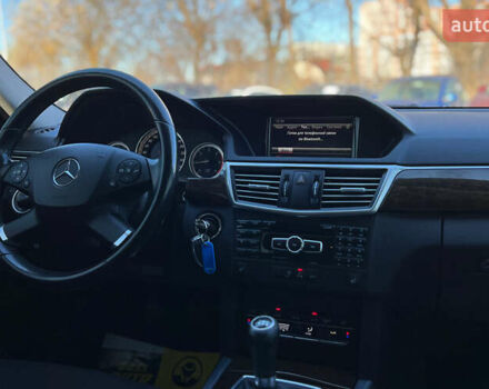 Чорний Мерседес Е-Клас, об'ємом двигуна 2.2 л та пробігом 260 тис. км за 11999 $, фото 18 на Automoto.ua