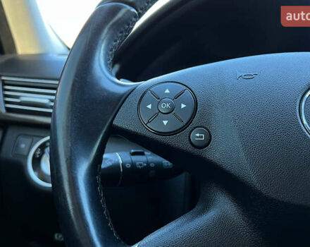 Чорний Мерседес Е-Клас, об'ємом двигуна 2.2 л та пробігом 260 тис. км за 11999 $, фото 8 на Automoto.ua