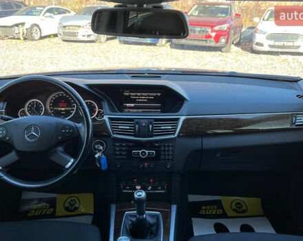 Чорний Мерседес Е-Клас, об'ємом двигуна 2.2 л та пробігом 260 тис. км за 11999 $, фото 10 на Automoto.ua