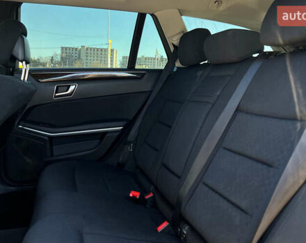 Чорний Мерседес Е-Клас, об'ємом двигуна 2.2 л та пробігом 260 тис. км за 11999 $, фото 19 на Automoto.ua