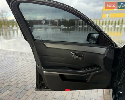 Черный Мерседес Е-Класс, объемом двигателя 2.2 л и пробегом 412 тыс. км за 9999 $, фото 20 на Automoto.ua