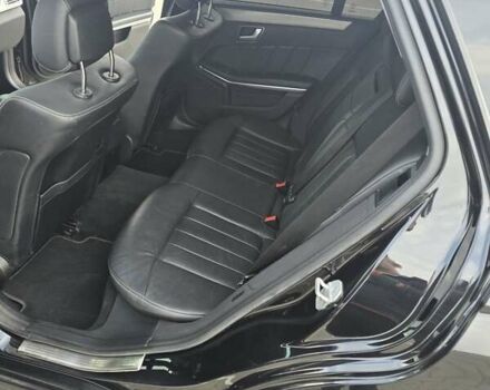 Черный Мерседес Е-Класс, объемом двигателя 2.1 л и пробегом 285 тыс. км за 15900 $, фото 22 на Automoto.ua