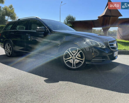 Черный Мерседес Е-Класс, объемом двигателя 2.2 л и пробегом 317 тыс. км за 15400 $, фото 2 на Automoto.ua