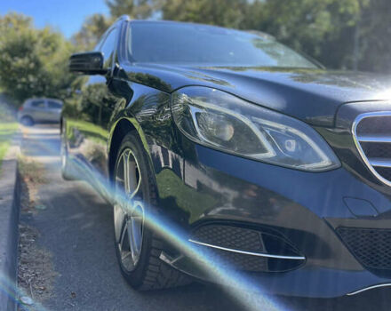 Черный Мерседес Е-Класс, объемом двигателя 2.2 л и пробегом 317 тыс. км за 15400 $, фото 10 на Automoto.ua