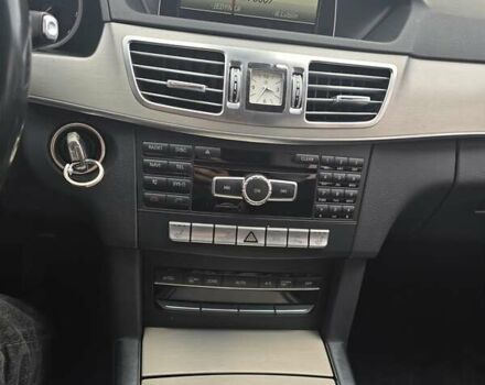 Черный Мерседес Е-Класс, объемом двигателя 2.1 л и пробегом 285 тыс. км за 15900 $, фото 16 на Automoto.ua