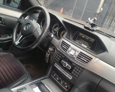 Черный Мерседес Е-Класс, объемом двигателя 2.14 л и пробегом 414 тыс. км за 14000 $, фото 6 на Automoto.ua