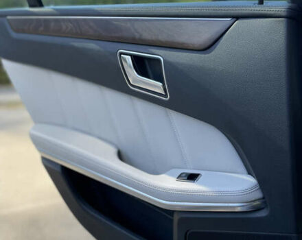 Чорний Мерседес Е-Клас, об'ємом двигуна 2.2 л та пробігом 318 тис. км за 15900 $, фото 29 на Automoto.ua