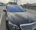 Черный Мерседес Е-Класс, объемом двигателя 2.1 л и пробегом 285 тыс. км за 15900 $, фото 3 на Automoto.ua