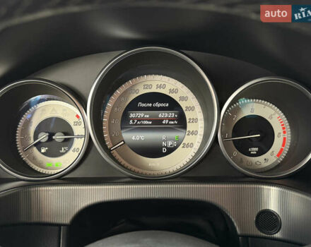 Черный Мерседес Е-Класс, объемом двигателя 2.2 л и пробегом 412 тыс. км за 9999 $, фото 31 на Automoto.ua
