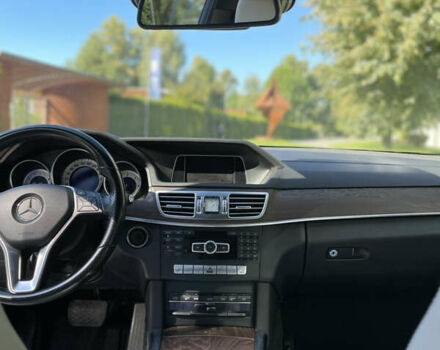 Черный Мерседес Е-Класс, объемом двигателя 2.2 л и пробегом 317 тыс. км за 15400 $, фото 18 на Automoto.ua