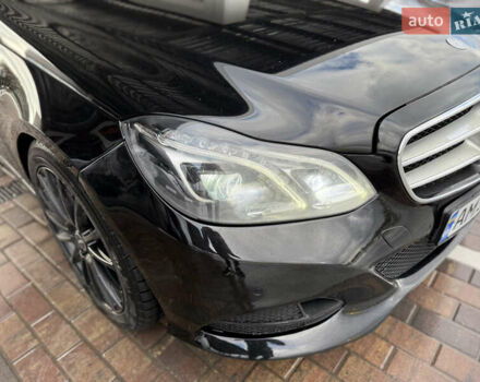 Черный Мерседес Е-Класс, объемом двигателя 2.2 л и пробегом 412 тыс. км за 9999 $, фото 13 на Automoto.ua