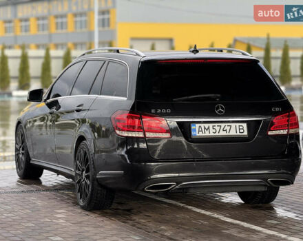 Черный Мерседес Е-Класс, объемом двигателя 2.2 л и пробегом 412 тыс. км за 9999 $, фото 3 на Automoto.ua
