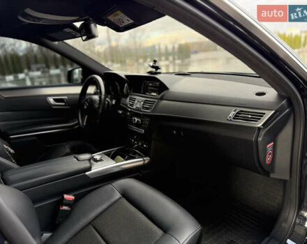 Черный Мерседес Е-Класс, объемом двигателя 2.2 л и пробегом 412 тыс. км за 9999 $, фото 26 на Automoto.ua