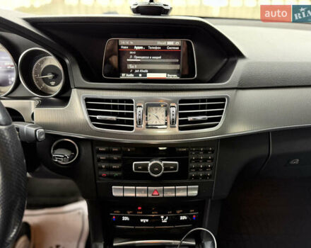 Черный Мерседес Е-Класс, объемом двигателя 2.2 л и пробегом 412 тыс. км за 9999 $, фото 21 на Automoto.ua