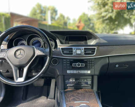 Чорний Мерседес Е-Клас, об'ємом двигуна 2.2 л та пробігом 318 тис. км за 15900 $, фото 17 на Automoto.ua