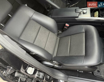 Черный Мерседес Е-Класс, объемом двигателя 2.2 л и пробегом 412 тыс. км за 9999 $, фото 25 на Automoto.ua