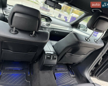 Черный Мерседес Е-Класс, объемом двигателя 2.2 л и пробегом 420 тыс. км за 15800 $, фото 13 на Automoto.ua