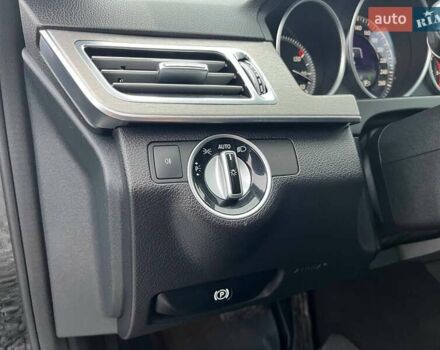 Чорний Мерседес Е-Клас, об'ємом двигуна 2.14 л та пробігом 219 тис. км за 15990 $, фото 16 на Automoto.ua