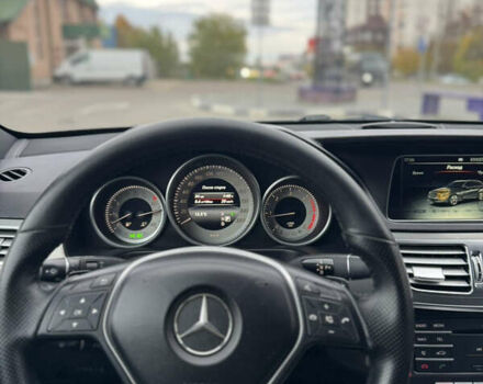 Черный Мерседес Е-Класс, объемом двигателя 2.2 л и пробегом 420 тыс. км за 15800 $, фото 18 на Automoto.ua