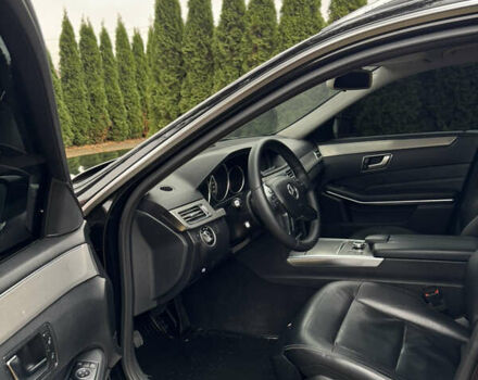 Черный Мерседес Е-Класс, объемом двигателя 2.14 л и пробегом 429 тыс. км за 14500 $, фото 28 на Automoto.ua