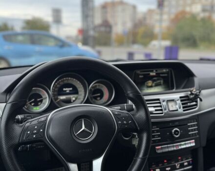 Чорний Мерседес Е-Клас, об'ємом двигуна 2.1 л та пробігом 420 тис. км за 15800 $, фото 6 на Automoto.ua