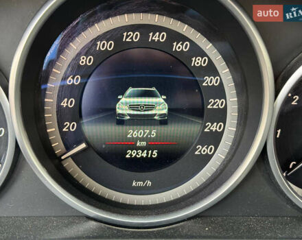 Черный Мерседес Е-Класс, объемом двигателя 2.14 л и пробегом 293 тыс. км за 16900 $, фото 8 на Automoto.ua