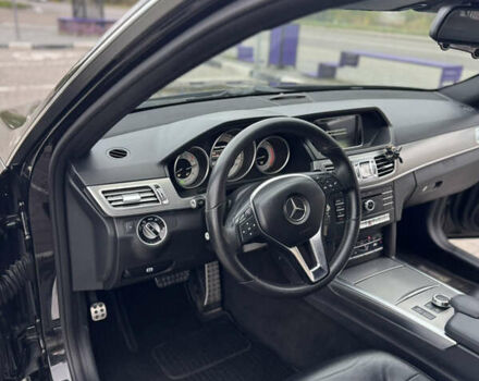 Черный Мерседес Е-Класс, объемом двигателя 2.2 л и пробегом 420 тыс. км за 15800 $, фото 14 на Automoto.ua